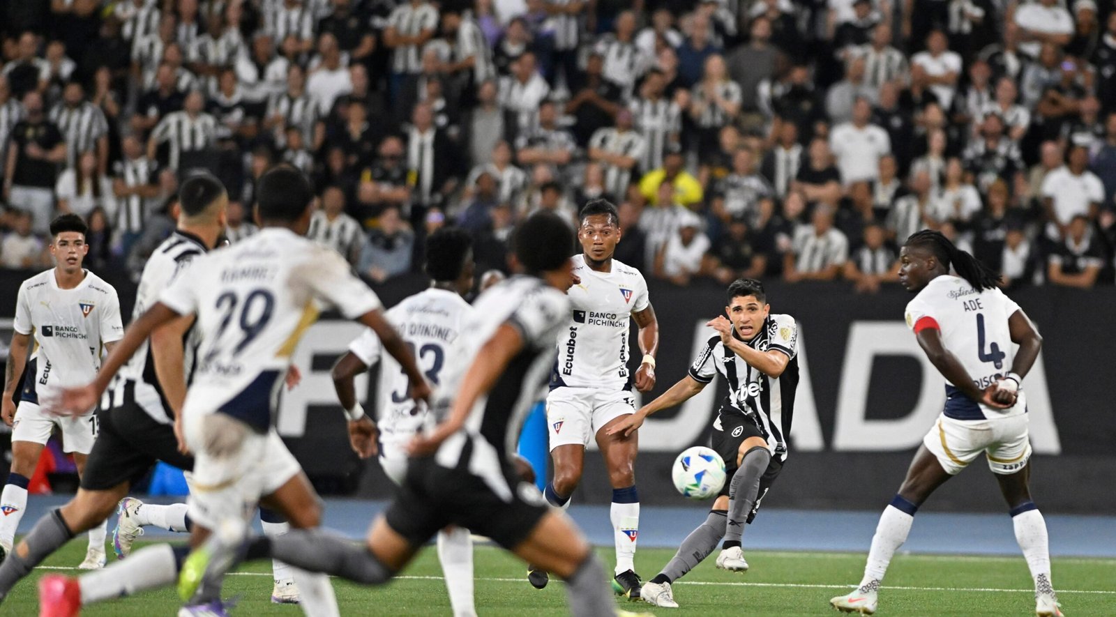 Altitude de Quito desafia Botafogo contra LDU; veja odds e onde assistir à decisão da Libertadores - Imagem do artigo