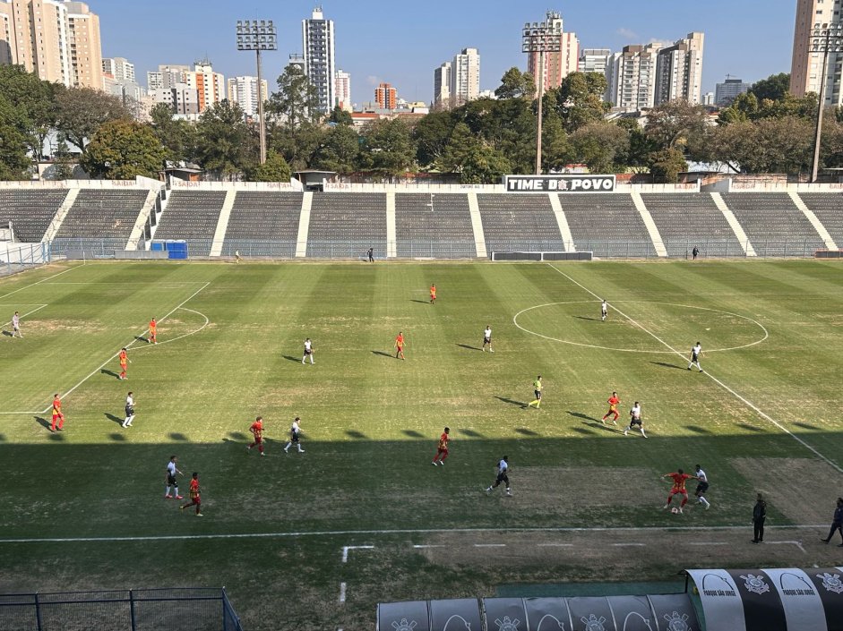 Corinthians Sub-20 resiste com nove atletas e garante triunfo sobre o Jabaquara na estreia de William Batista - Imagem do artigo original