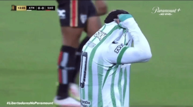 Rafael brilha em dois pênaltis e São Paulo arranca empate sem gols com o Atlético Nacional - Imagem do artigo original