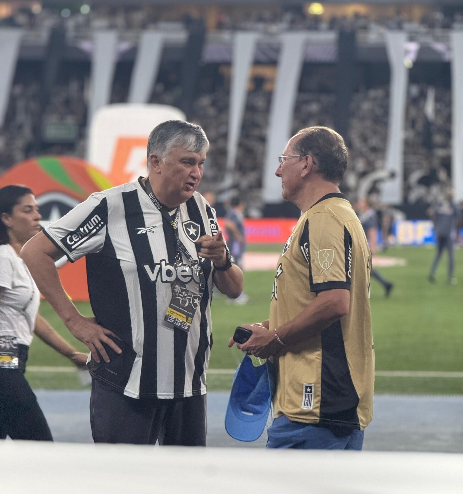 John Textor anuncia fim da disputa societária e reforça controle de 90% do Botafogo - Imagem do artigo