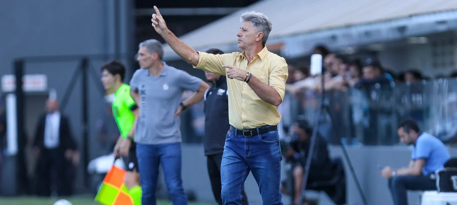 Renato Gaúcho avalia poupar titulares e confirma retornos na provável escalação do Fluminense contra o Corinthians - Imagem do artigo