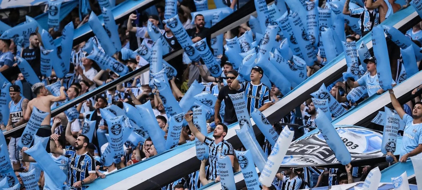 Cartão por reclamação tira Kannemann do Gre-Nal e irrita torcida gremista - Imagem do artigo