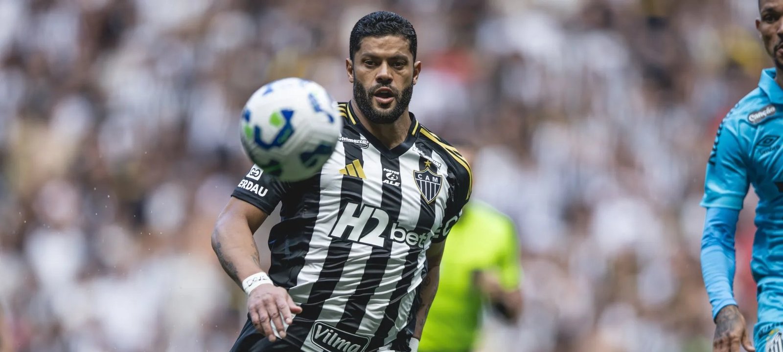 Hulk acumula sétimo amarelo e torcedores do Atlético-MG protestam em empate com o Santos - Imagem do artigo