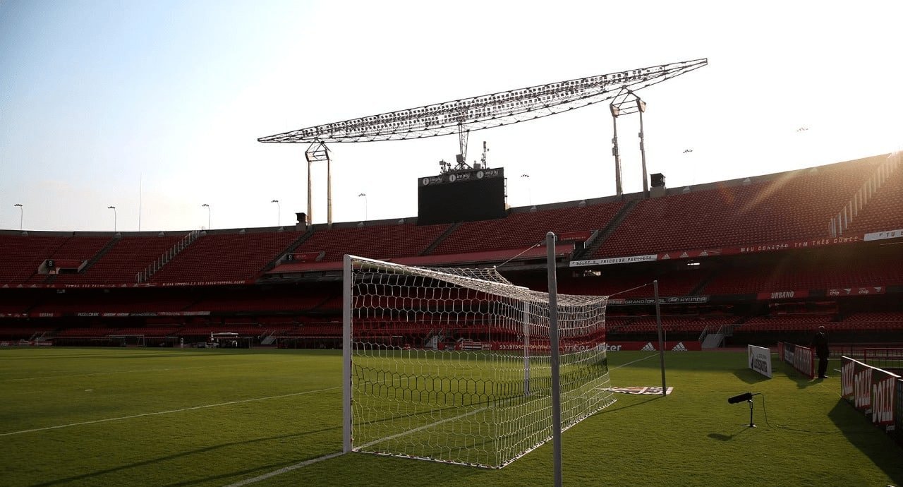 Crespo critica gramado do Morumbis e monitora lesões de Enzo Díaz e Wendell - Imagem do artigo
