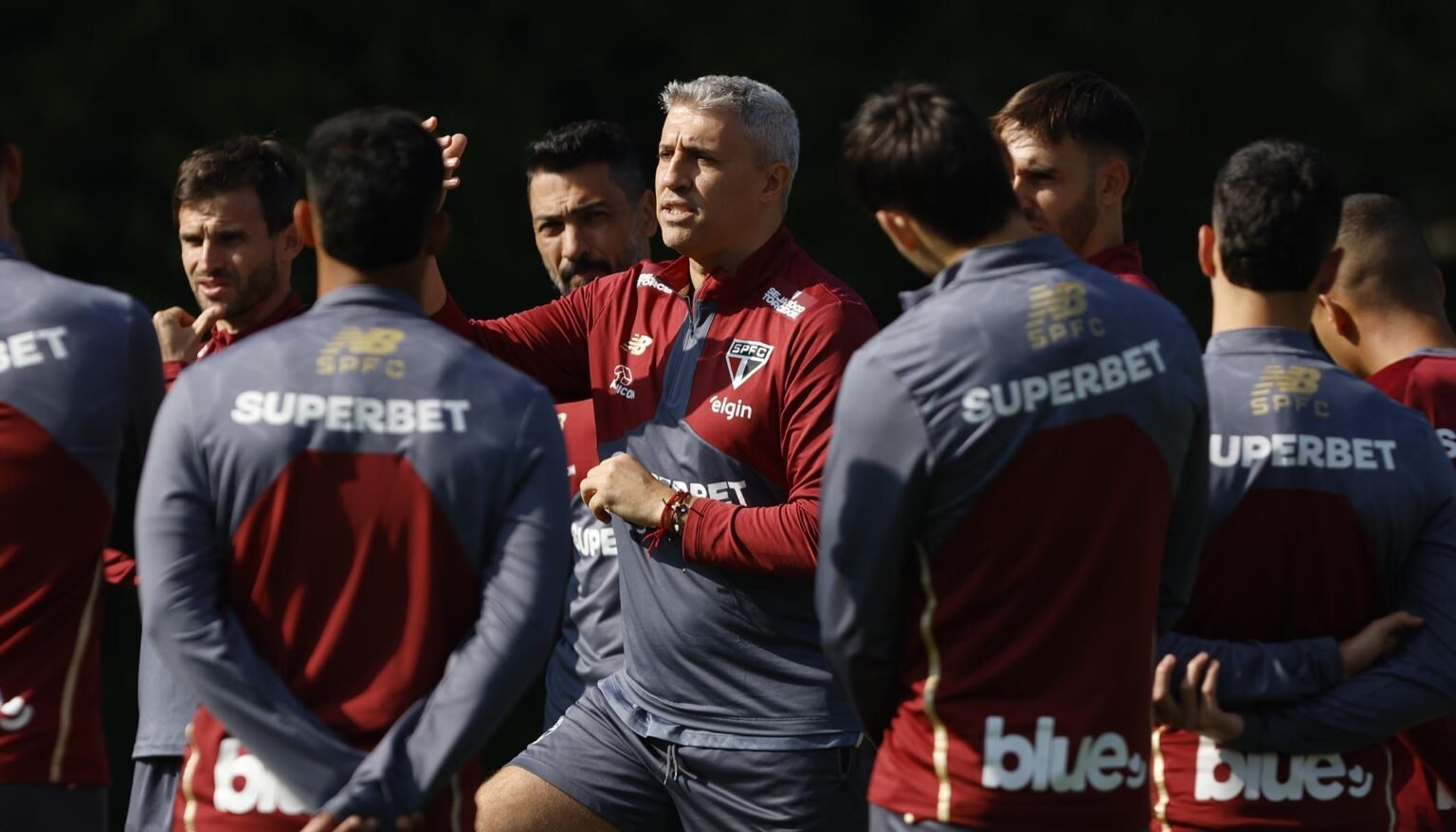 Tricolor quebra a cabeça de Crespo: quem joga contra a LDU na altitude de Quito? - Imagem do artigo
