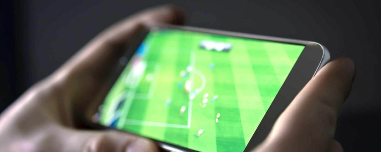 Disputa digital esquenta: novas plataformas desafiam TV tradicional no futebol brasileiro - Imagem do artigo