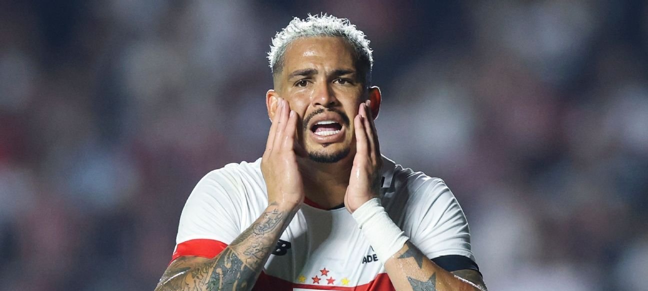 Luciano admite falha e diz entender vaias após eliminação do São Paulo na Libertadores - Imagem do artigo