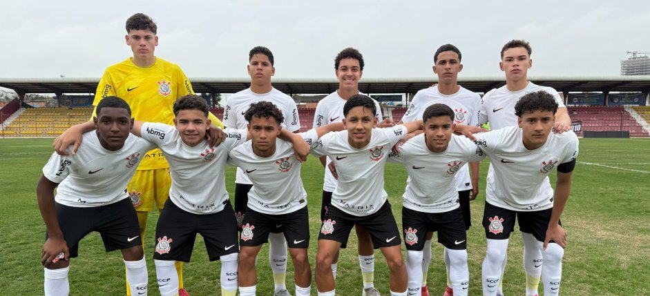 Joia sub-15 do Corinthians vive fase goleadora e aposta na força do grupo para avançar no Paulistão - Imagem do artigo
