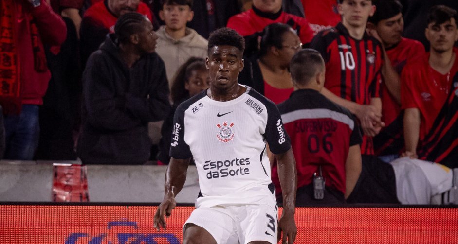 Félix Torres atinge maior sequência sem atuar e acende alerta no Corinthians - Imagem do artigo