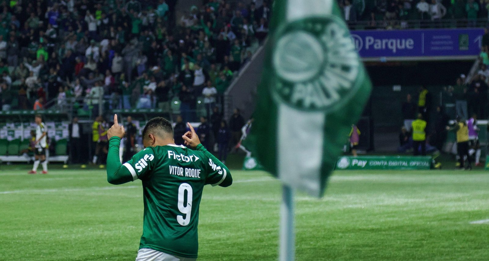 Palmeiras recebe o Bragantino em busca de ampliar liderança; aposta combina triunfo alviverde e gol de Vitor Roque - Imagem do artigo