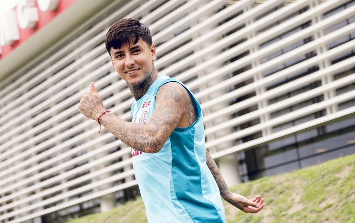 Flamengo perde trio no meio, mas conta com retorno de Pulgar para enfrentar o Botafogo - Imagem do artigo