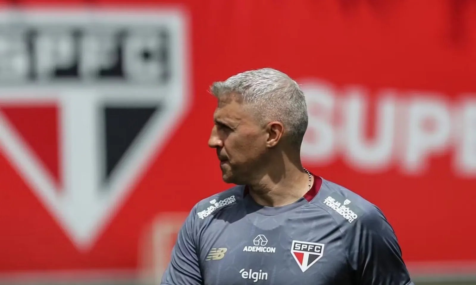 São Paulo viaja sem Cédric e Enzo Díaz e arma defesa improvisada para encarar o Grêmio - Imagem do artigo